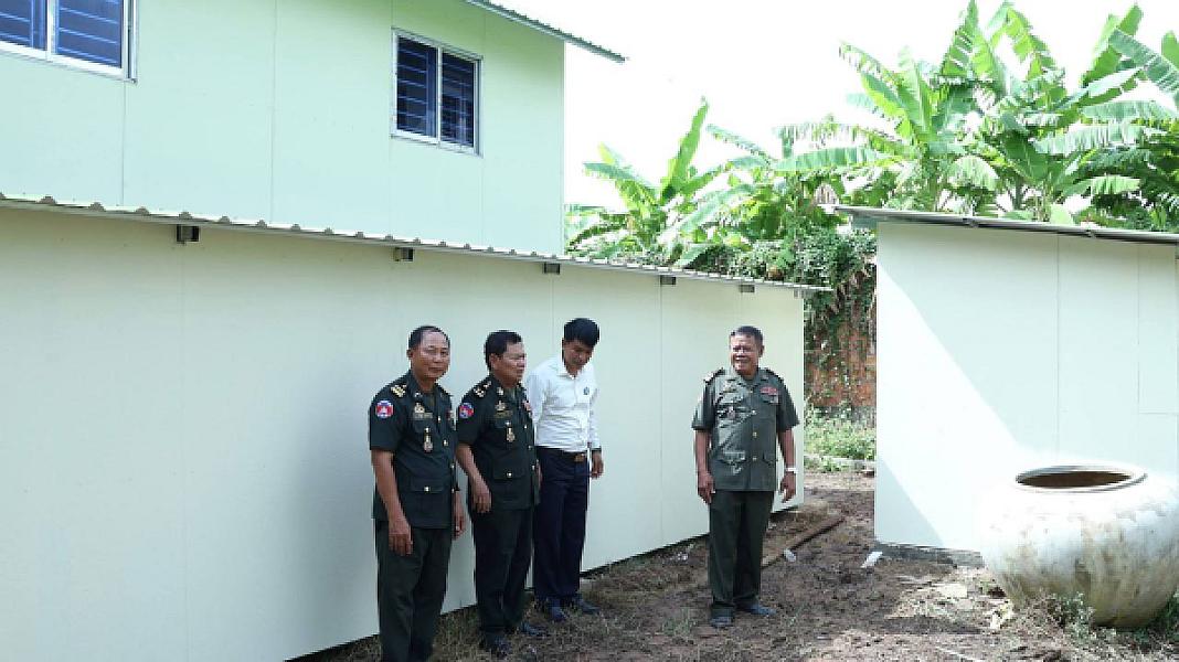 អតីតយុទ្ធជនពិការដោយសារសង្គ្រាមមួយគ្រួសារក្នុងក្រុងស្ទឹងសែនទទួលអំណោយផ្ទះថ្មីពីសម្ដេចតេជោ និងសម្ដេចធិបតី - Image 7