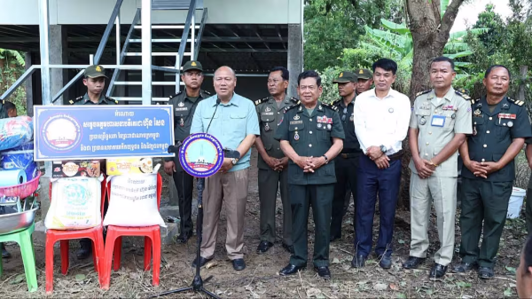 អតីតយុទ្ធជនពិការដោយសារសង្គ្រាមមួយគ្រួសារក្នុងក្រុងស្ទឹងសែនទទួលអំណោយផ្ទះថ្មីពីសម្ដេចតេជោ និងសម្ដេចធិបតី - Image 10