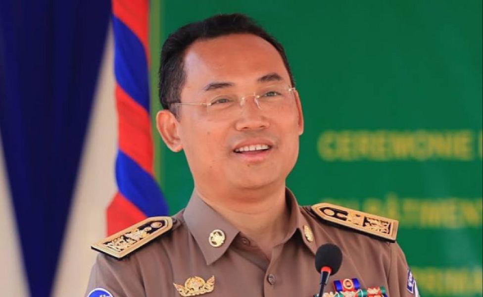 ឯកឧត្តម នួន ផារ័ត្ន អភិបាល នៃគណៈអភិបាលខេត្តកំពង់ធំ ចូលរួមឧបត្ថម្ភថវិកា 3000ដុល្លារ ដើម្បីរៀបចំមហាសន្និបាតវិសាមញ្ញទូទាំងប្រទេស តំណាងសមាគមអតីតយុទ្ធជកម្ពុជា