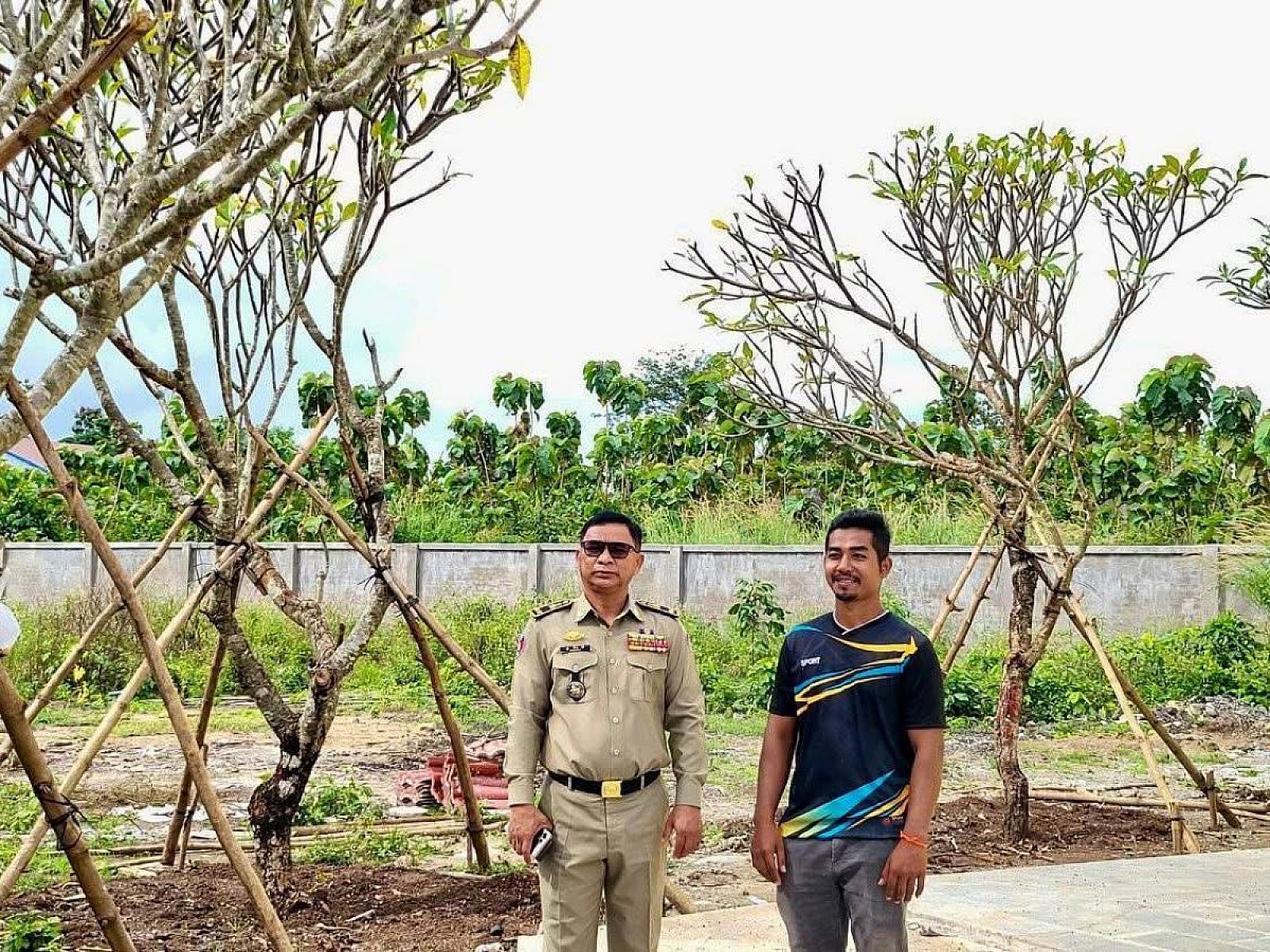 ឧត្តមសេនីយ៍ទោ ចិន នី ដឹកនាំក្រុមការងារចុះត្រួតពិនិត្យការងារសាងសង់អគារស្នាក់ការ អ.ន.ក ខេត្តត្បូងឃ្មុំ