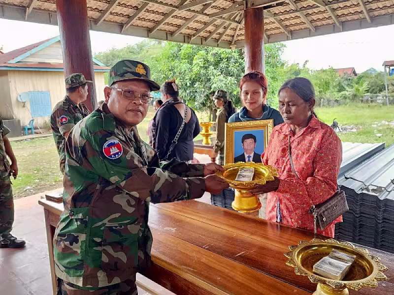 អ.ន.ក ខេត្តព្រះវិហារ នាំយកថវិកាបេឡាមរណសង្គ្រោះជូនគ្រួសារសពអតីតយុទ្ធជនចំនួន ៥គ្រួសារ