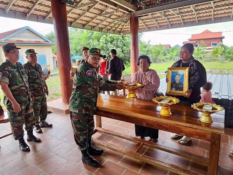 អ.ន.ក ខេត្តព្រះវិហារ នាំយកថវិកាបេឡាមរណសង្គ្រោះជូនគ្រួសារសពអតីតយុទ្ធជនចំនួន ៥គ្រួសារ - Image 3
