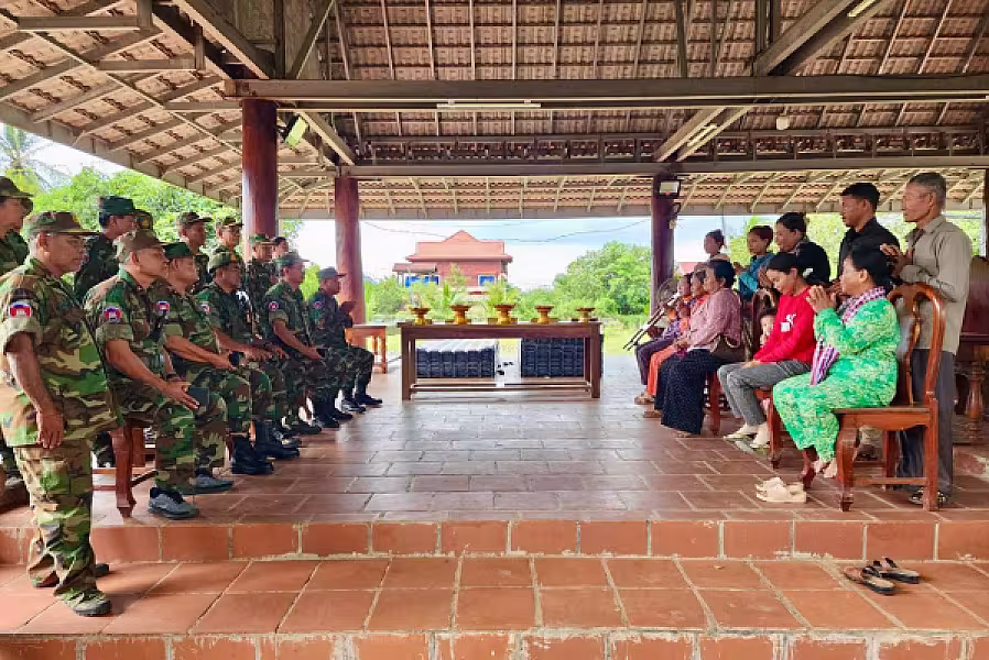 អ.ន.ក ខេត្តព្រះវិហារ នាំយកថវិកាបេឡាមរណសង្គ្រោះជូនគ្រួសារសពអតីតយុទ្ធជនចំនួន ៥គ្រួសារ - Image 5