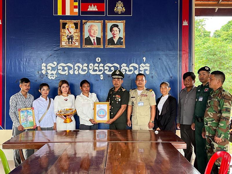 អ.ន.ក ស្រុករុក្ខគិរី នាំយកថវិកាបេឡាមរណសង្គ្រោះជូនគ្រួសារសពអតីតយុទ្ធជនមួយគ្រួសារ - Image 2