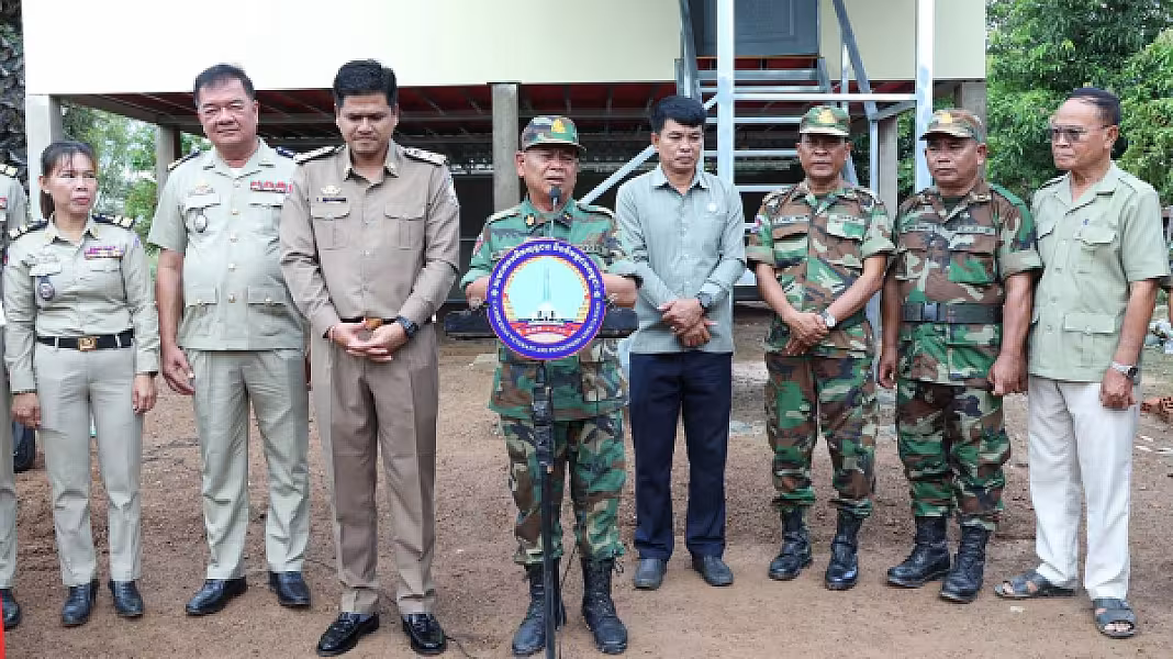 គ្រួសារអតីតយុទ្ធជនពលីដោយសារសង្គ្រាមមួយគ្រួសារ  នៅស្រុកប្រាសាទបល្ល័ង្ក ទទួលអំណោយផ្ទះថ្មីពីសម្ដេចតេជោ និងសម្ដេចកិត្តិព្រឹទ្ធបណ្ឌិត