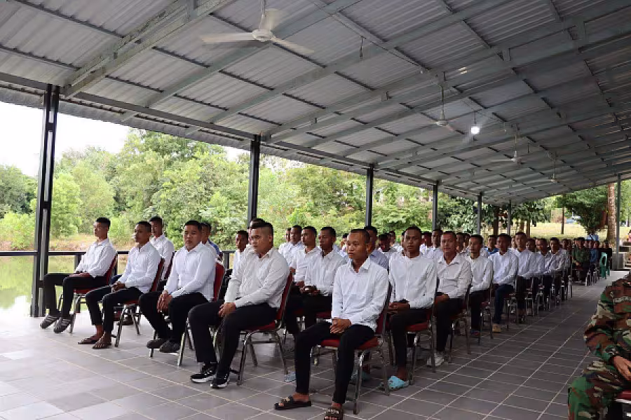 យុវជន៥០នាក់នៅខេត្តកោះកុង ស្ម័គ្រចិត្តចូលបម្រើកងយោធពលខេមរភូមិន្ទក្នុងក្របខ័ណ្ឌកងទ័ពជេីងគោក - Image 3