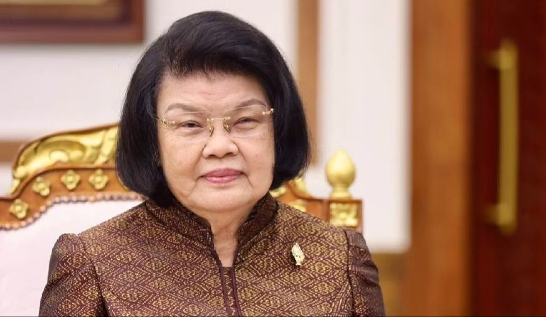 សម្ដេចមហារដ្ឋសភាធិការធិបតី ឃួន សុដារី ប្រធានរដ្ឋសភានៃព្រះរាជាណាចក្រកម្ពុជា ចូលរួមឧបត្ថម្ភថវិកា ៤០លានរៀល ដើម្បីរៀបចំមហាសន្និបាតវិសាមញ្ញទូទាំងប្រទេស តំណាងសមាគមអតីតយុទ្ធជកម្ពុជា