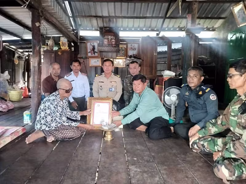 អ.ន.ក ស្រុកឯកភ្នំ នាំយកថវិកាបេឡាមរណសង្គ្រោះជូនគ្រួសារសពអតីតយុទ្ធជនចំនួន២គ្រួសារ - Image 3