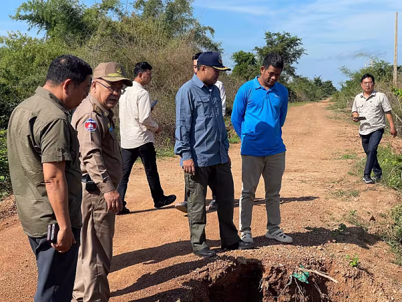 ក្រុមការងារ អ.ន.ក ចុះពិនិត្យការជីកស្រះទឹក និងស្ថាបនាប្រឡាយទឹក ជូនអតីតយុទ្ធជន នៅភូមិព្រៃសិន 