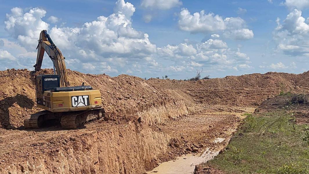 ក្រុមការងារ អ.ន.ក ចុះពិនិត្យការជីកស្រះទឹក និងស្ថាបនាប្រឡាយទឹក ជូនអតីតយុទ្ធជន នៅភូមិព្រៃសិន  - Image 12