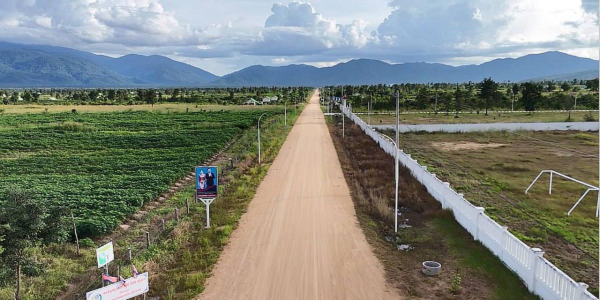 ឯកឧត្តម អ៊ិន ចន្ថា ដឹកនាំក្រុមការងារចុះត្រួតពិនិត្យវឌ្ឍនភាពការងារនៅភូមិប៊ុនរ៉ានី សែនជ័យ ដំណាក់ទ្រយឹង - Image 8