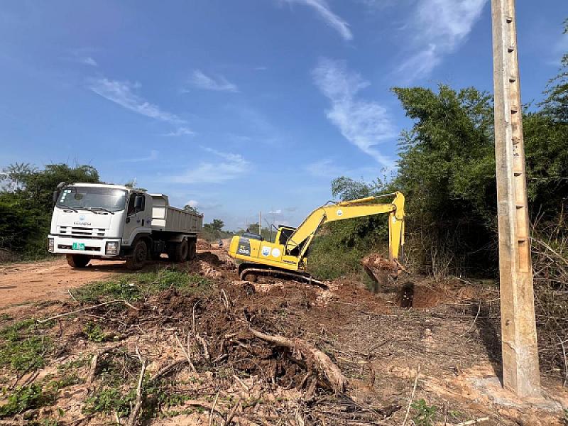 អ.ន.ក ខេត្តបាត់ដំបង ជីកកែសម្រួលប្រព័ន្ធលូបង្ហូរទឹកចូលស្រះជូនបងប្អូនអតីតយុទ្ធជនប្រើប្រាស់លើដីសម្បទានសង្គមកិច្ច - Image 3