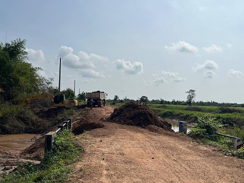 អ.ន.ក ខេត្តបាត់ដំបង ជីកកែសម្រួលប្រព័ន្ធលូបង្ហូរទឹកចូលស្រះជូនបងប្អូនអតីតយុទ្ធជនប្រើប្រាស់លើដីសម្បទានសង្គមកិច្ច - Image 5