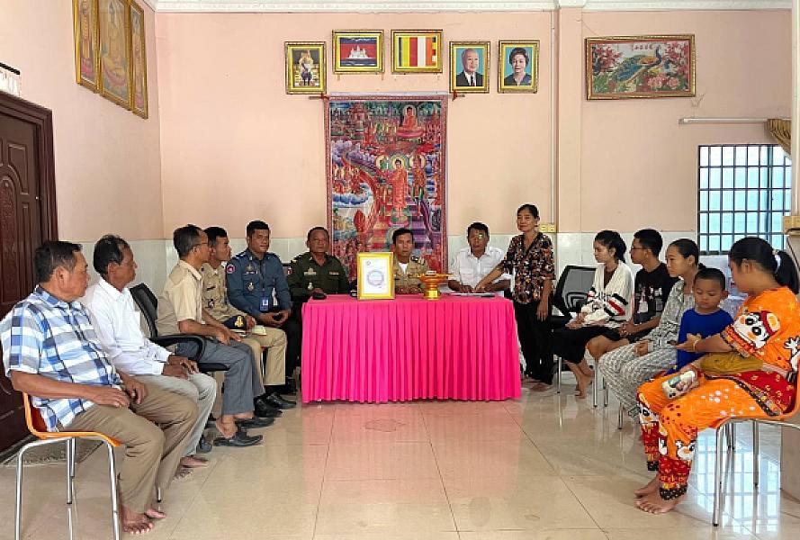 អ.ន.ក ខេត្តកំពង់ស្ពឺ នាំយកថវិកាបេឡាមរណសង្គ្រោះជូនគ្រួសារសពអតីតយុទ្ធជនចំនួន២គ្រួសារ - Image 3