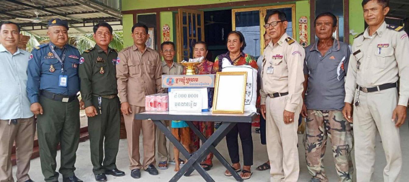 អ.ន.ក ខេត្តតាកែវ នាំយកថវិកាបេឡាមរណសង្គ្រោះជូនគ្រួសារសពអតីតយុទ្ធជនចំនួន ៣គ្រួសារ - Image 4