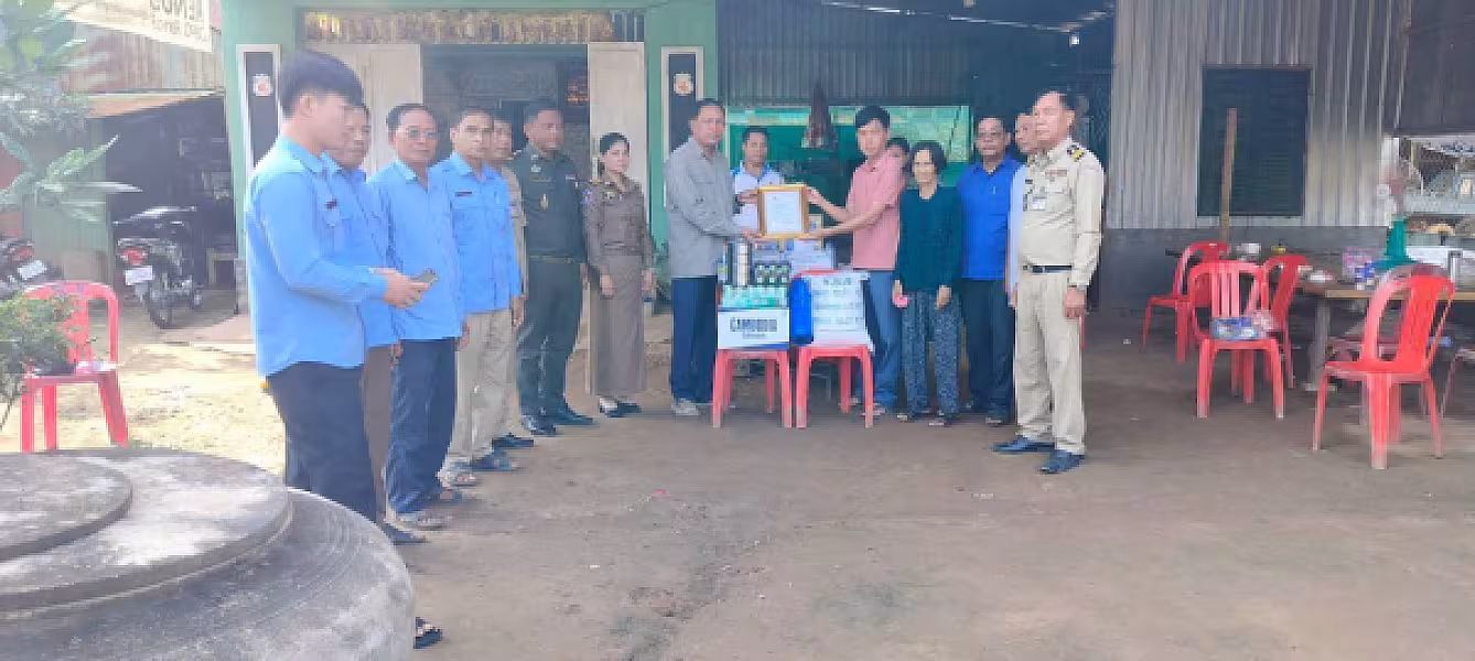 អ.ន.ក ខេត្តតាកែវ នាំយកថវិកាបេឡាមរណសង្គ្រោះជូនគ្រួសារសពអតីតយុទ្ធជនចំនួន ២គ្រួសារ - Image 4