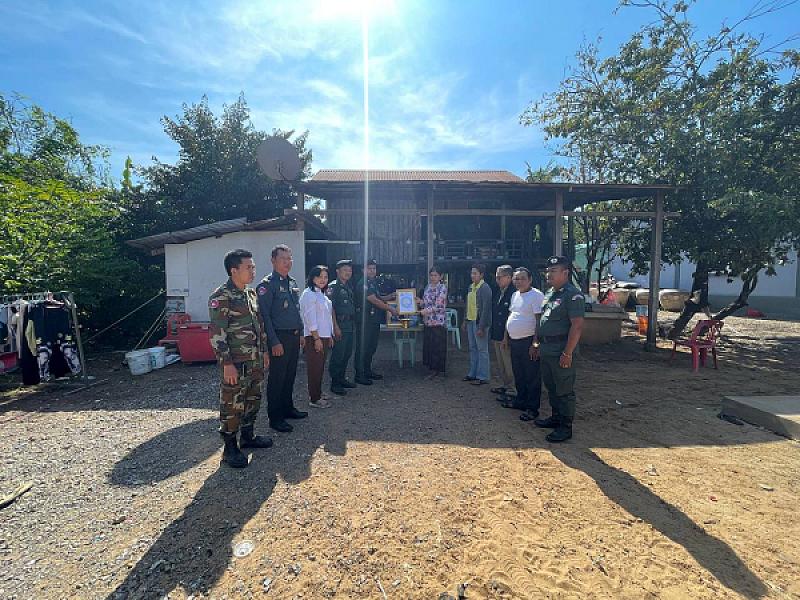 អ.ន.ក ខេត្តបន្ទាយមានជ័យ នាំយកថវិកាបេឡាមរណសង្គ្រោះជូនគ្រួសារសពអតីតយុទ្ធជនចំនួន ៥គ្រួសារ - Image 8