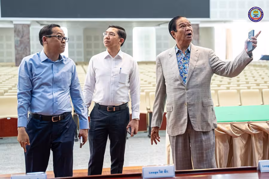 ឯកឧត្តមកិត្តិសង្គហបណ្ឌិត គន់ គីម ទេសរដ្ឋមន្រ្តី អនុប្រធាន និងជាអគ្គលេខាធិការសមាគមអតីតយុទ្ធជនកម្ពុជា បានអញ្ជើញចុះពិនិត្យទីតាំង ដើម្បីរៀបចំមហាសន្និបាតវិសាមញ្ញតំណាងសមាគមអតីតយុទ្ធជនកម្ពុជាទូទាំងប្រទេស - Image 6