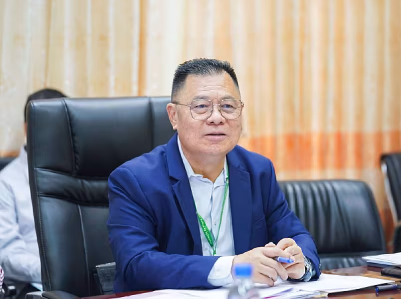 ឯកឧត្តម កែវ បេងវឌ្ឍន៍ ទីប្រឹក្សាផ្ទាល់ សម្តេចមហាបវរធិបតី ហ៊ុន ម៉ាណែត នាយករដ្ឋមន្ដ្រី និងជាប្រតិភូរាជរដ្ឋាភិបាលទទួលបន្ទុកជាអគ្គនាយក នៃអគ្គនាយកដ្ឋានហិរញ្ញវត្ថុរដ្ឋបាលថ្នាក់ក្រោមជាតិ នៃក្រសួងសេដ្ឋកិច្ច និងហិរញ្ញវត្ថុ ចូលរួមឧបត្ថម្ភថវិកាចំនួន ៥លានរៀល ដើម្បីរៀបចំមហាសន្និបាតវិសាមញ្ញតំណាងសមាគមអតីតយុទ្ធជនកម្ពុជាទូទាំងប្រទេស