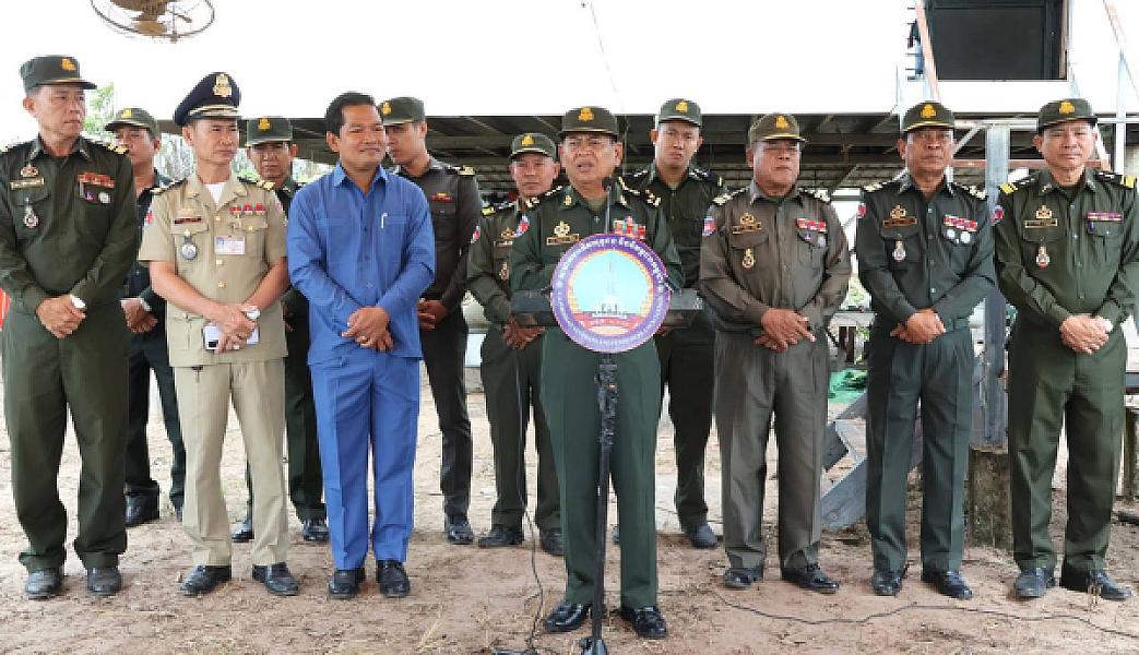 ឧត្ដមសេនីយ៍ទោ សោម ស៊ុន ដឹកនាំក្រុមការងារគោរពវិញ្ញាណក្ខន្ធសពយុទ្ធមិត្តរួមអាវុធក្នុងសម័យសង្គ្រាម