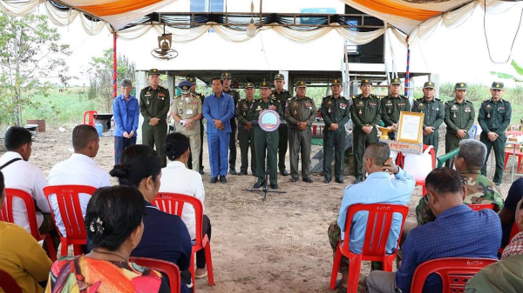 ឧត្ដមសេនីយ៍ទោ សោម ស៊ុន ដឹកនាំក្រុមការងារគោរពវិញ្ញាណក្ខន្ធសពយុទ្ធមិត្តរួមអាវុធក្នុងសម័យសង្គ្រាម - Image 4