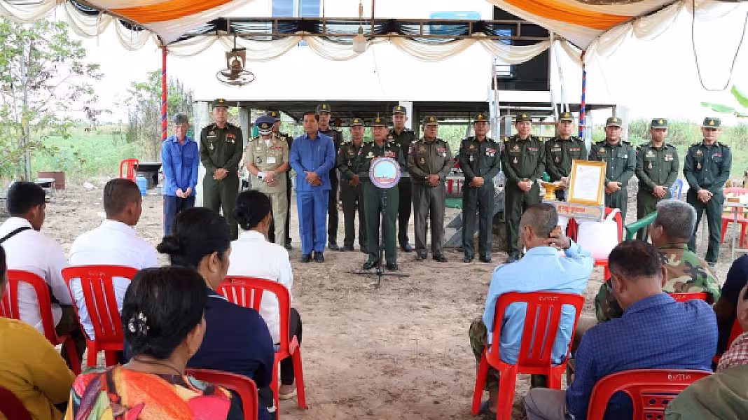 ឧត្ដមសេនីយ៍ទោ សោម ស៊ុន ដឹកនាំក្រុមការងារគោរពវិញ្ញាណក្ខន្ធសពយុទ្ធមិត្តរួមអាវុធក្នុងសម័យសង្គ្រាម - Image 4