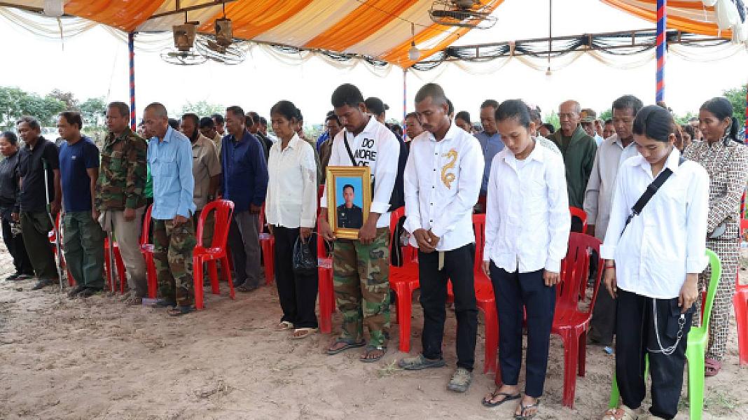 ឧត្ដមសេនីយ៍ទោ សោម ស៊ុន ដឹកនាំក្រុមការងារគោរពវិញ្ញាណក្ខន្ធសពយុទ្ធមិត្តរួមអាវុធក្នុងសម័យសង្គ្រាម - Image 9