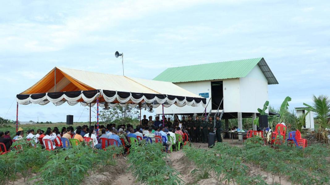 ឧត្ដមសេនីយ៍ទោ សោម ស៊ុន ដឹកនាំក្រុមការងារគោរពវិញ្ញាណក្ខន្ធសពយុទ្ធមិត្តរួមអាវុធក្នុងសម័យសង្គ្រាម - Image 10