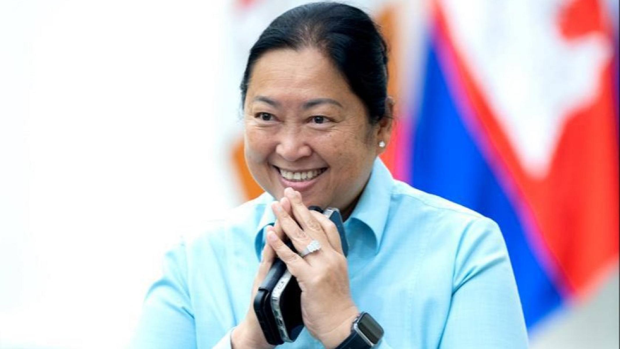 លោកជំទាវ សុងឡេង បូរ៉ា នាយិកាពិធីការ សម្ដេចមហាបវរធិបតី ឧបត្ថម្ភថវិកាចំនួន ២,០០០,០០០រៀល ដើម្បីរៀបចំមហាសន្និបាតវិសាមញ្ញតំណាងសមាគមអតីតយុទ្ធជនកម្ពុជាទូទាំងប្រទេស