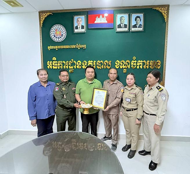 អ.ន.ក រាជធានីភ្នំពេញ នាំយកថវិកាបេឡាមរណសង្គ្រោះជូនគ្រួសារសពអតីតយុទ្ធជនចំនួន ៨គ្រួសារ