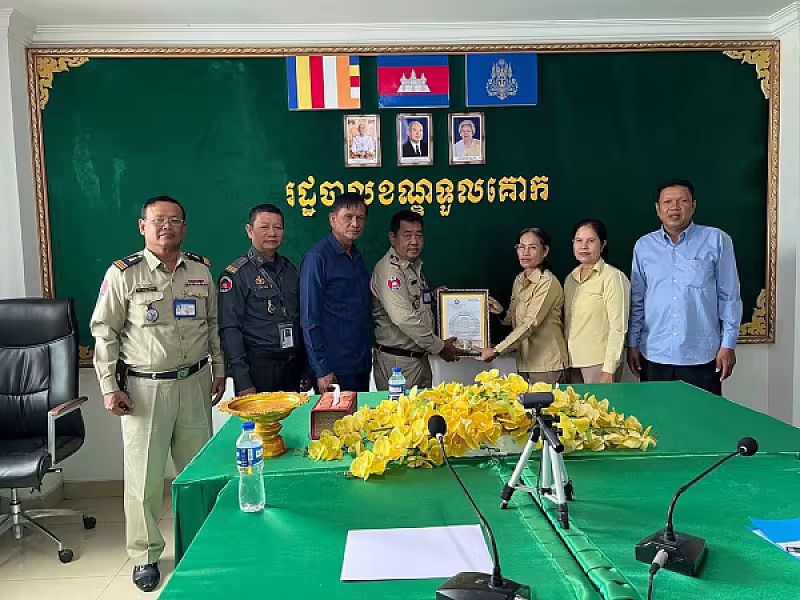 អ.ន.ក រាជធានីភ្នំពេញ នាំយកថវិកាបេឡាមរណសង្គ្រោះជូនគ្រួសារសពអតីតយុទ្ធជនចំនួន ៨គ្រួសារ - Image 4