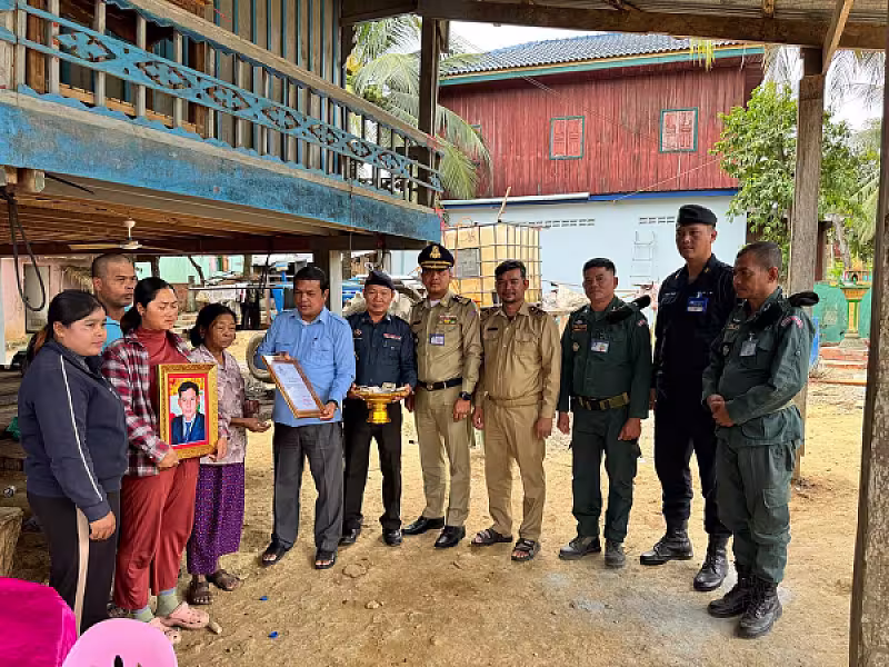 អ.ន.ក ស្រុកភ្នំព្រឹក នាំយកថវិកាបេឡាមរណសង្គ្រោះជូនគ្រួសារសពអតីតយុទ្ធជនមួយគ្រួសារ - Image 2