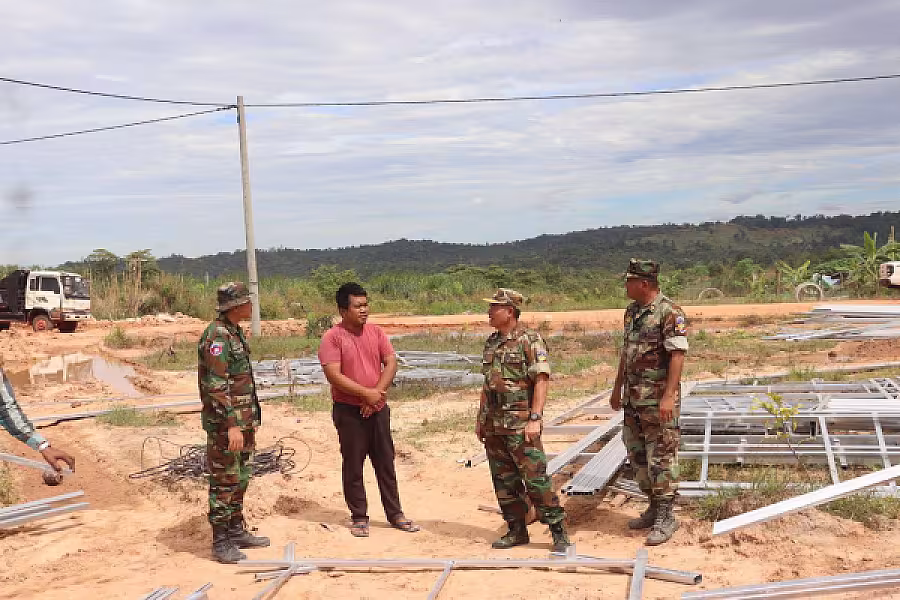 អ.ន.ក ខេត្តព្រះសីហនុ ចុះពិនិត្យ​វឌ្ឍនភាព​នៃ​ការសាងសង់​ផ្ទះជូនអតីតយុទ្ធជនគ្មានដី និងផ្ទះពិតប្រាកដលើដី​សម្បទាន​សង្គមកិច្ច​ - Image 3