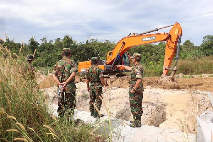 អ.ន.ក ខេត្តព្រះសីហនុ ចុះពិនិត្យ​វឌ្ឍនភាព​នៃ​ការសាងសង់​ផ្ទះជូនអតីតយុទ្ធជនគ្មានដី និងផ្ទះពិតប្រាកដលើដី​សម្បទាន​សង្គមកិច្ច​ - Image 10