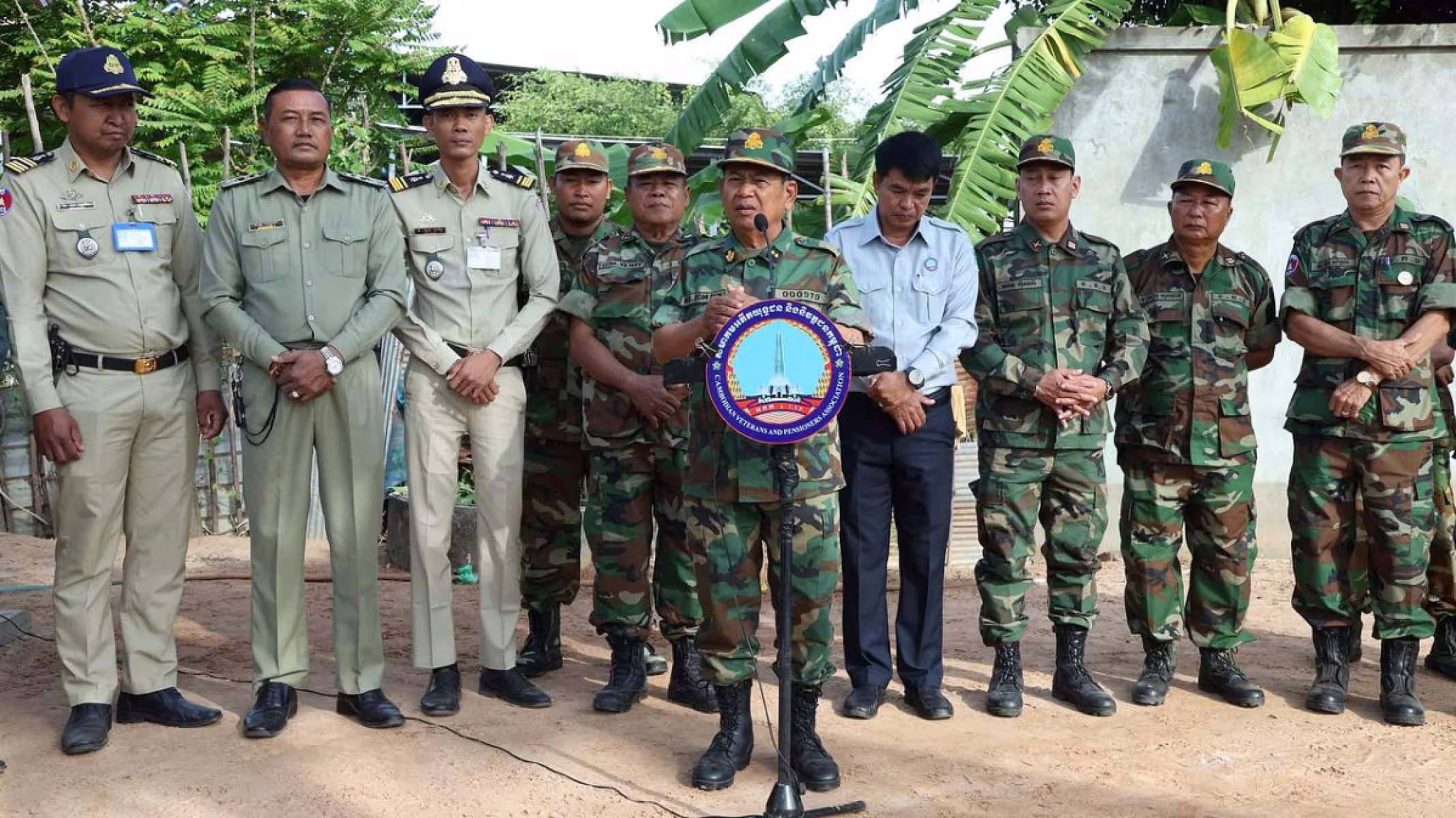 គ្រួសារអតីតយុទ្ធជនពលីនៅក្រុងស្ទឹងសែនមួយគ្រួសារ ទទួលបានអំណោយផ្ទះថ្មីពីសម្ដេចតេជោ និងសម្ដេចកិត្តិព្រឹទ្ធបណ្ឌិត