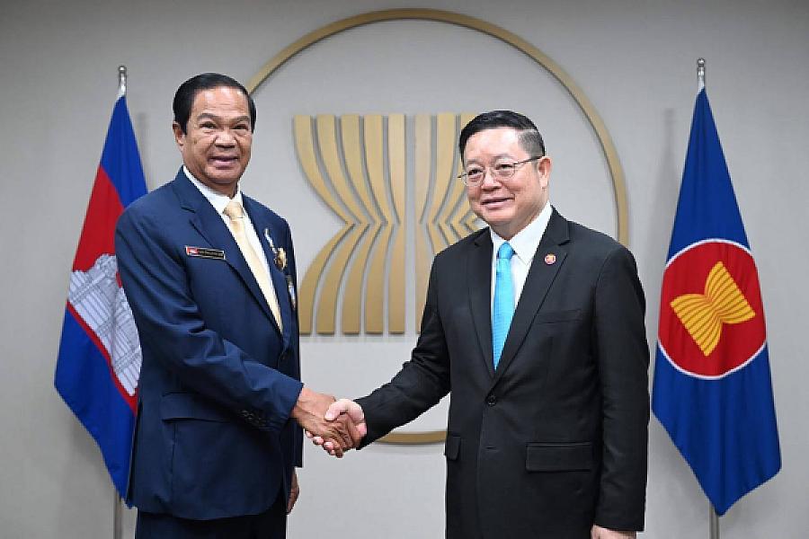 ឯកឧត្តមកិត្តិសង្គហបណ្ឌិត គន់ គីម ដឹកនាំគណៈប្រតិភូ អ.ន.ក ជួបសម្តែងការគួរសមជាមួយអគ្គលេខាធិការអាស៊ាន នៅទីក្រុងហ្សាកាតា