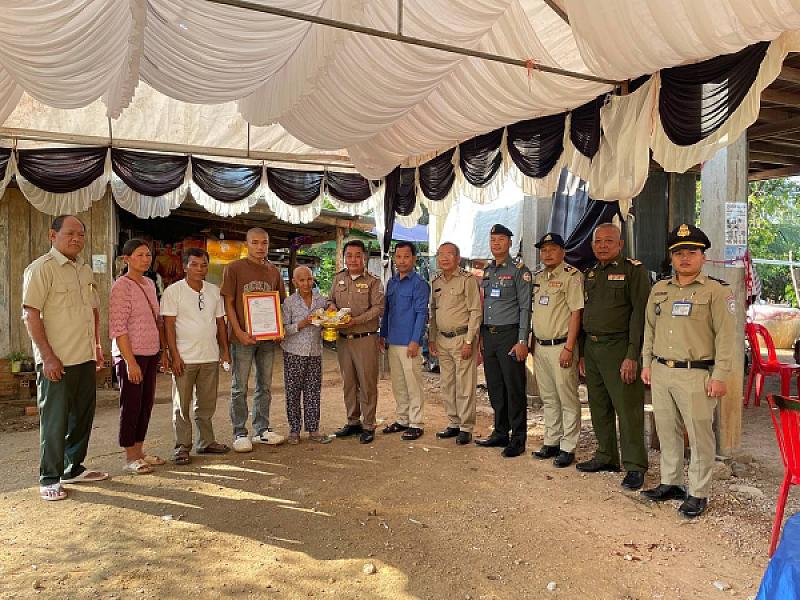 អ.ន.ក ខេត្តបាត់ដំបង នាំយកថវិកាបេឡាមរណសង្គ្រោះប្រគល់ជូនគ្រួសារសពអតីតយុទ្ធជន ២គ្រួសារ - Image 2