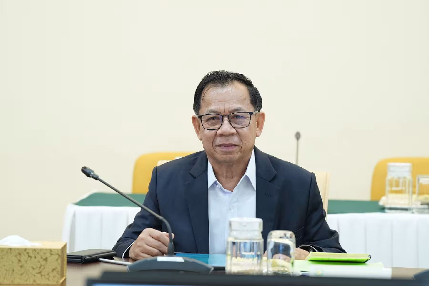 ឯកឧត្តម នេត មុន្នី ប្រតិភូរាជរដ្ឋាភិបាលទទួលបន្ទុកជាអគ្គនាយក នៃអគ្គនាយកដ្ឋានទ្រព្យសម្បត្តិរដ្ឋ និងចំណូលមិនមែនសារពើពន្ធ ក្រសួងសេដ្ឋកិច្ច និងហិរញ្ញវត្ថុ ចូលរួមថវិកាឧបត្ថម្ភចំនួន ៣លានរៀល ដើម្បីរៀបចំមហាសន្និបាតវិសាមញ្ញតំណាងសមាគមអតីតយុទ្ធជនកម្ពុជាទូទាំងប្រទេស