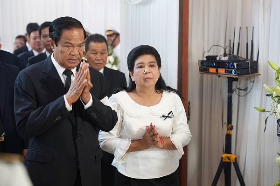 ឯកឧត្តមកិត្តិសង្គហបណ្ឌិត គន់ គីម អញ្ជើញដឹកនាំគណៈប្រតិភូគោរពវិញ្ញាណក្ខន្ធសព ឯកឧត្តម សាស្ត្រាចារ្យ ហេង តៃគ្រី រដ្ឋលេខាធិការក្រសួងសុខាភិបាល - Image 7