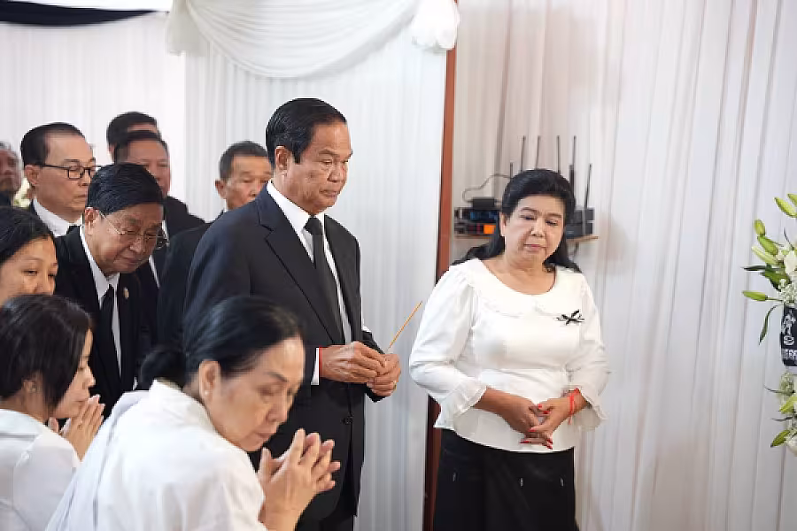 ឯកឧត្តមកិត្តិសង្គហបណ្ឌិត គន់ គីម អញ្ជើញដឹកនាំគណៈប្រតិភូគោរពវិញ្ញាណក្ខន្ធសព ឯកឧត្តម សាស្ត្រាចារ្យ ហេង តៃគ្រី រដ្ឋលេខាធិការក្រសួងសុខាភិបាល - Image 11