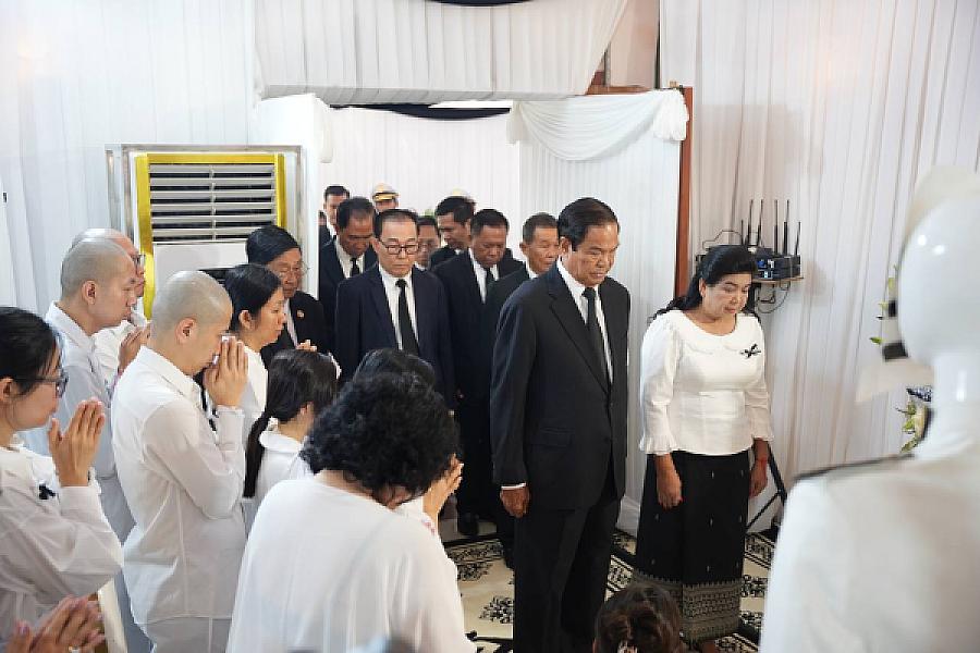 ឯកឧត្តមកិត្តិសង្គហបណ្ឌិត គន់ គីម អញ្ជើញដឹកនាំគណៈប្រតិភូគោរពវិញ្ញាណក្ខន្ធសព ឯកឧត្តម សាស្ត្រាចារ្យ ហេង តៃគ្រី រដ្ឋលេខាធិការក្រសួងសុខាភិបាល - Image 12