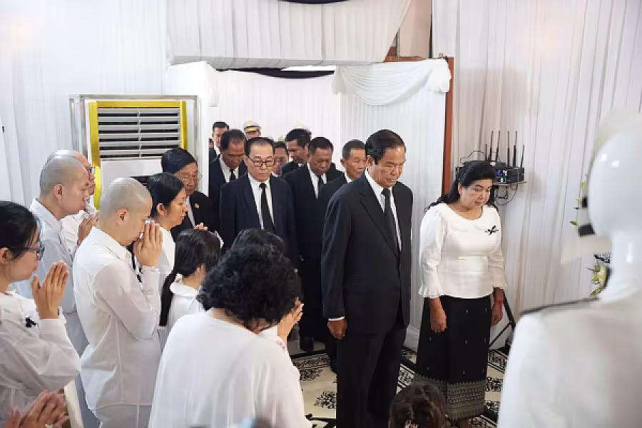 ឯកឧត្តមកិត្តិសង្គហបណ្ឌិត គន់ គីម អញ្ជើញដឹកនាំគណៈប្រតិភូគោរពវិញ្ញាណក្ខន្ធសព ឯកឧត្តម សាស្ត្រាចារ្យ ហេង តៃគ្រី រដ្ឋលេខាធិការក្រសួងសុខាភិបាល - Image 12