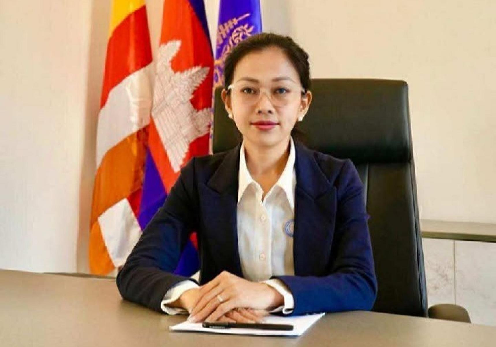 លោកស្រី ច័ន្ទ វឌ្ឍនា ប្រធានសមាគមយុវជនដើម្បីវឌ្ឍនភាពកម្ពុជា ចូលរួមឧបត្ថម្ភថវិកាចំនួន ៤០ម៉ឺនរៀល ដេីម្បីរៀបចំមហាសន្និបាតវិសាមញ្ញតំណាងសមាគមអតីតយុទ្ធជនកម្ពុជាទូទាំងប្រទេស