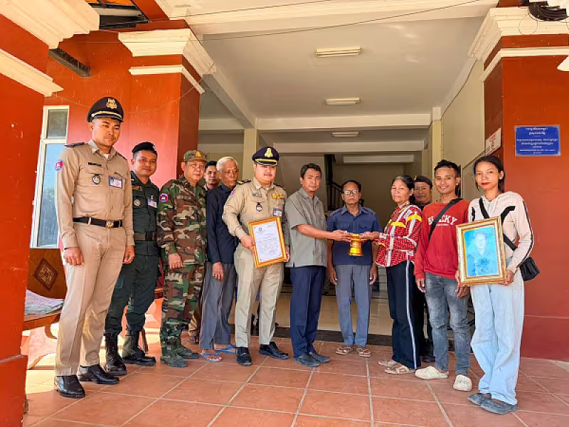 អ.ន.ក. ស្រុកគាស់ក្រឡ នាំយកថវិកាបេឡាមរណសង្គ្រោះជូនគ្រួសារសពអតីតយុទ្ធជនមួយគ្រួសារ - Image 2