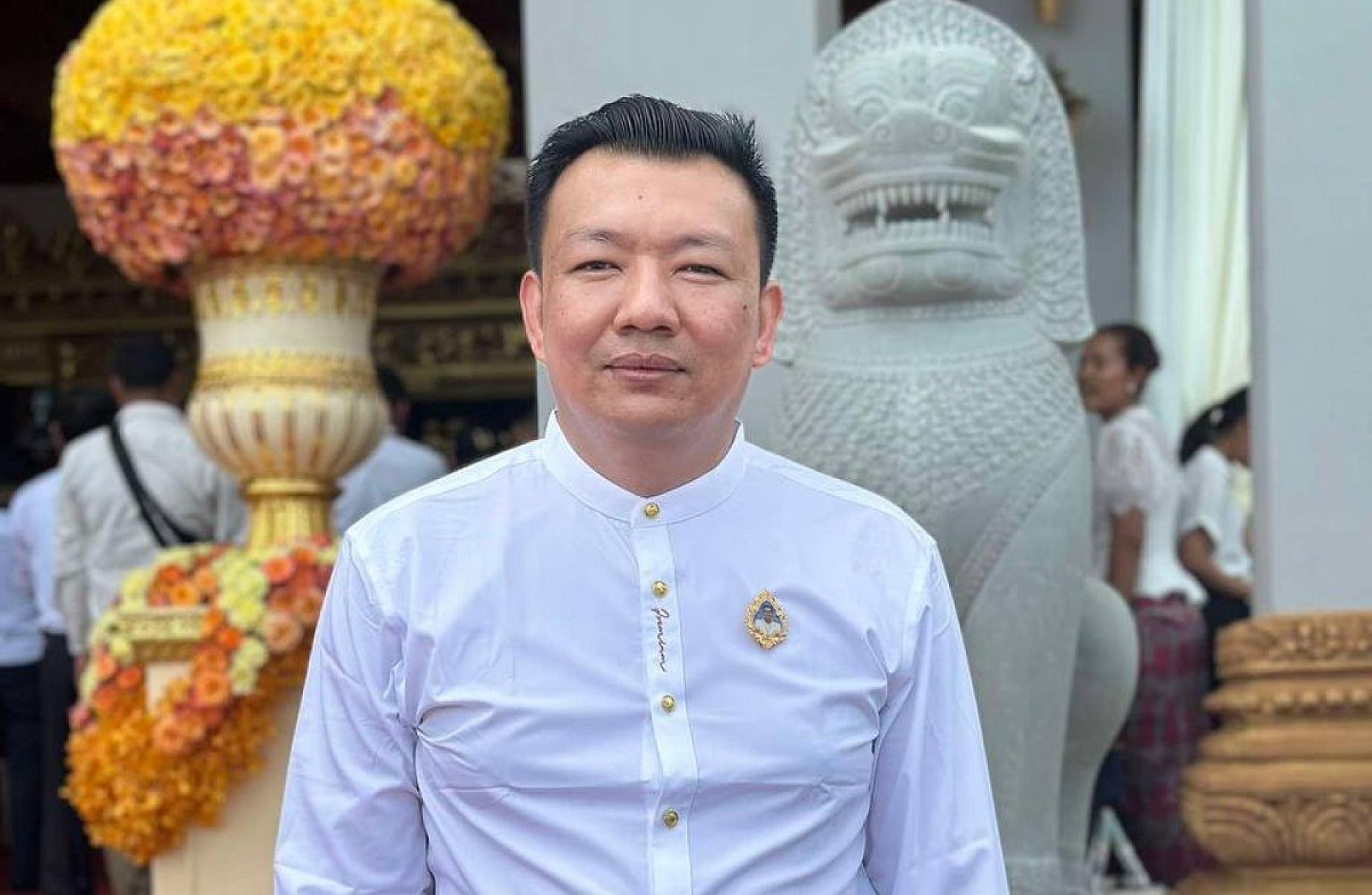 លោក ព្រំ ម៉ារ៉ាឌី ប្រធានសមាគមនិស្សិតដើម្បីសង្គម ចូលរួមឧបត្ថម្ភថវិកាចំនួន ១០៧.០០០ម៉ឺនរៀល ដើម្បីរៀបចំមហាសន្និបាតវិសាមញ្ញតំណាងសមាគមអតីតយុទ្ធជនកម្ពុជាទូទាំងប្រទេស