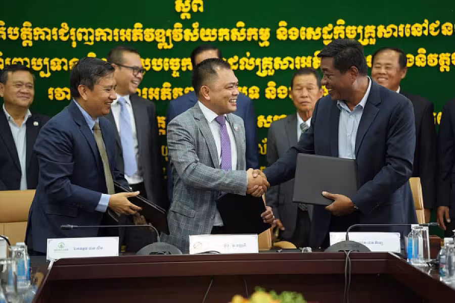 សមាគមអតីតយុទ្ធជន និងនិវត្តជនកម្ពុជា ចុះអនុស្សារណៈជាមួយធនាគារ ARDB ដើម្បីផ្ដល់ហិរញ្ញប្បទានដល់អតីតយុទ្ធជន និងនិវត្តជន ពង្រីកមុខរបរ  - Image 10