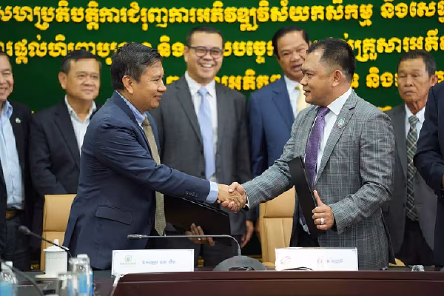 សមាគមអតីតយុទ្ធជន និងនិវត្តជនកម្ពុជា ចុះអនុស្សារណៈជាមួយធនាគារ ARDB ដើម្បីផ្ដល់ហិរញ្ញប្បទានដល់អតីតយុទ្ធជន និងនិវត្តជន ពង្រីកមុខរបរ  - Image 11