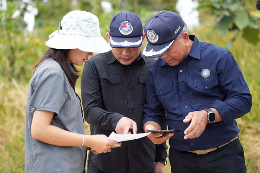 អ្នកឧកញ៉ា ម៉ម វណ្ណឌី ដឹកនាំក្រុមការងារសមាគមចុះពិនិត្យទីតាំងដីត្រៀមរៀបចំកសិដ្ឋានចិញ្ចឹមជ្រូកកណ្ដុរ  - Image 2
