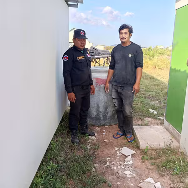 អ.ន.ក. ខេត្តបាត់ដំបង ចែកពាងទឹកចំនួន ២០ ជូនគ្រួសារអតីតយុទ្ធជនរស់នៅភូមិព្រៃសិន និងភូមិគោករកា 