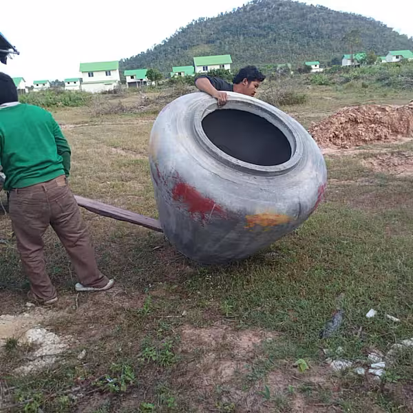 អ.ន.ក. ខេត្តបាត់ដំបង ចែកពាងទឹកចំនួន ២០ ជូនគ្រួសារអតីតយុទ្ធជនរស់នៅភូមិព្រៃសិន និងភូមិគោករកា  - Image 7